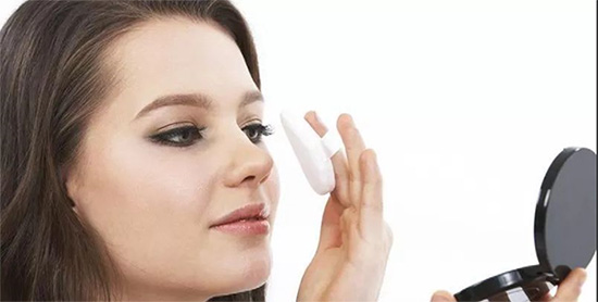 化妝之后脫妝怎么辦？化妝后脫妝注意事項(xiàng)！