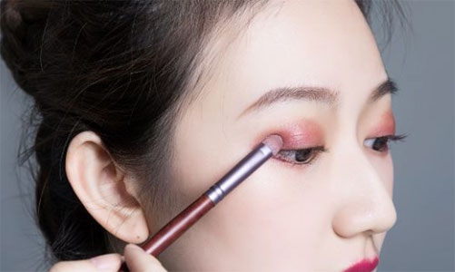 眼影怎么畫？畫眼影的正確方法！